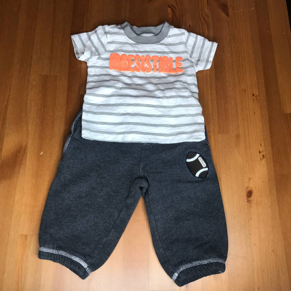 CARTER'S Four Piece Striped Gray Bundle, size 6 months - Picture 4 of 7